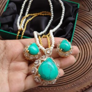 Royal Doublet Stone Necklace Set with Pearls & Gold-Plated Chain