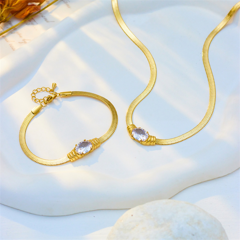 Zircone Luxury Design – Stainless Steel Necklace & Bracelet - Image 5
